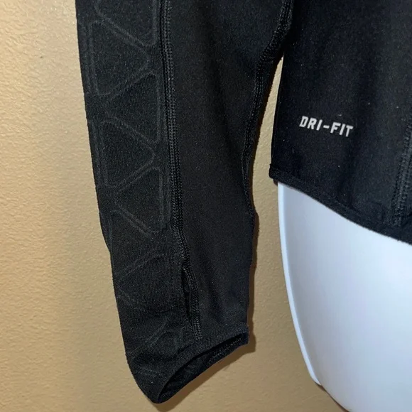 Nike Women’s Dri-FIT Reflective Element Geometric 1/2 Zip Run Pullover Black M - Picture 3 of 13